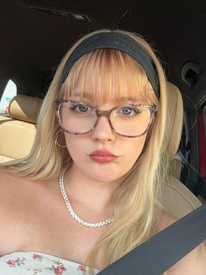 Elizabeth, 18