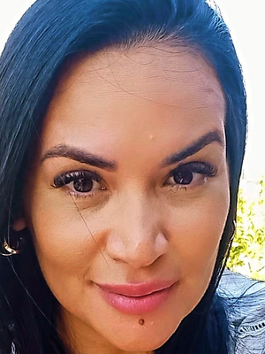 Amanda, 43