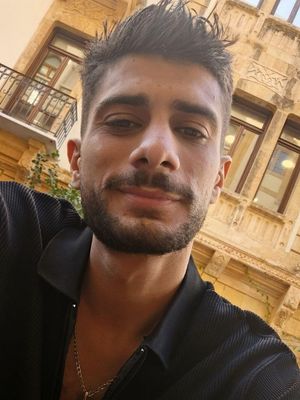 Amir, 34