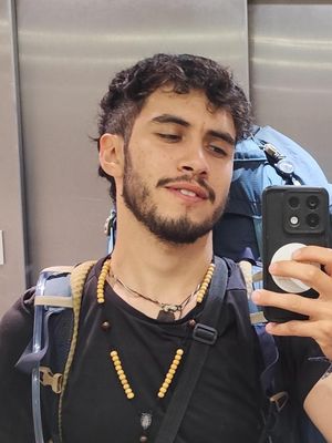 Javier, 25