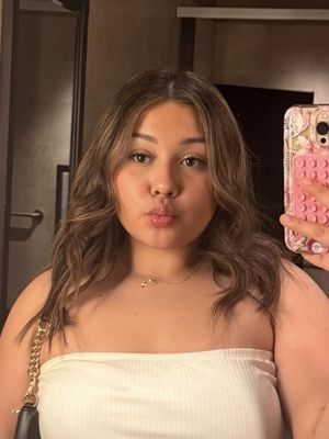 Lizbeth, 23