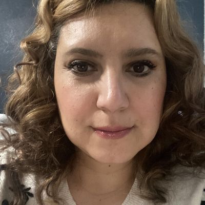Carmela, 44