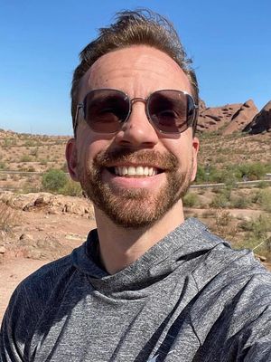 Alex, 32