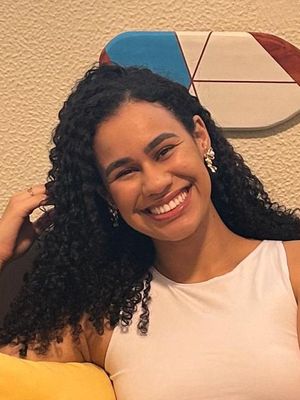 Ana Paula, 24