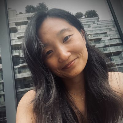 Molly, 39