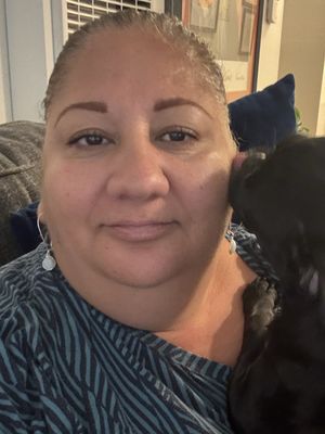 Toni, 52
