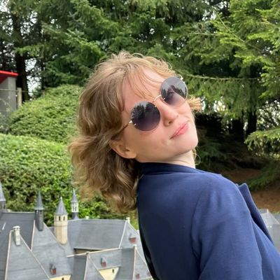 Maidie, 25