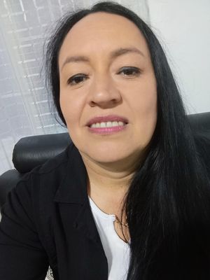 Claudia, 48
