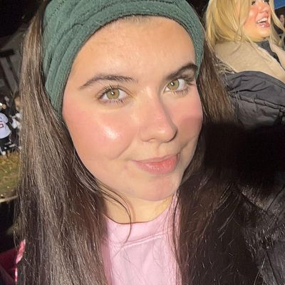 Ellie, 21
