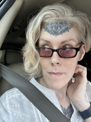 Alexandra, 42