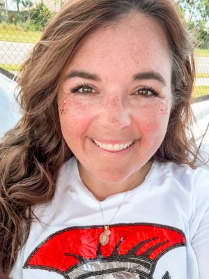Leslie, 35