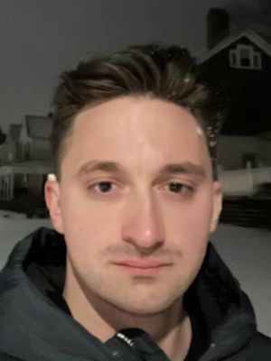 Sebastian, 28