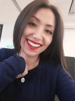 Eva, 34