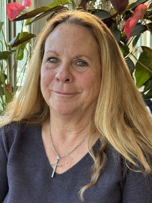 Melanie, 62