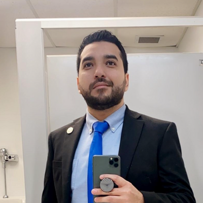 Mauricio, 28