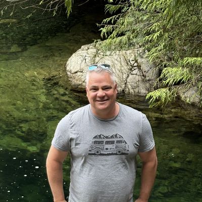 Luc, 53