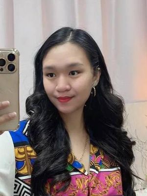 Sofia, 32