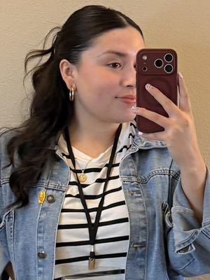 Jasmin, 24