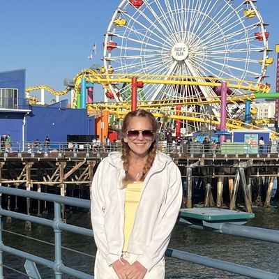 Valerie, 62