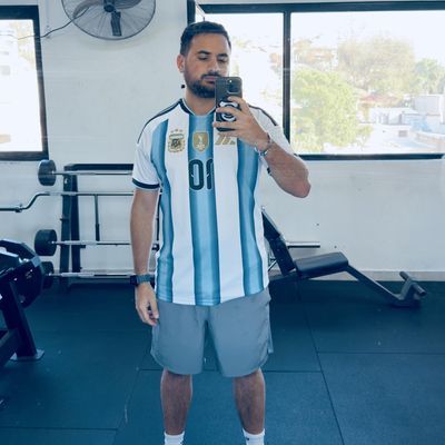 Pedro, 33