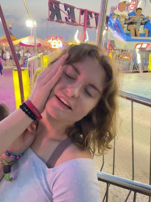 Lily, 22