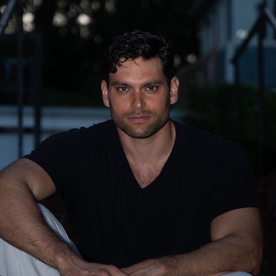 Dylan, 34