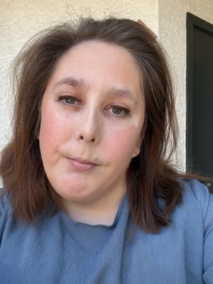 Abby, 28