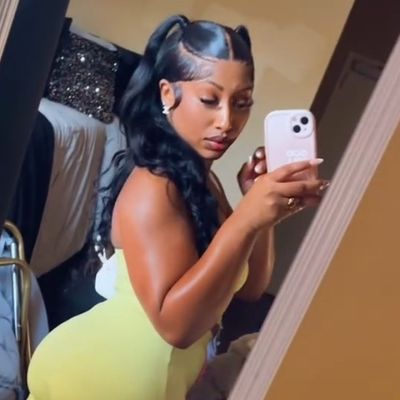 Chrissy, 29