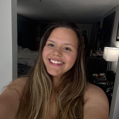 Maria, 24