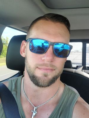 Kyle, 33