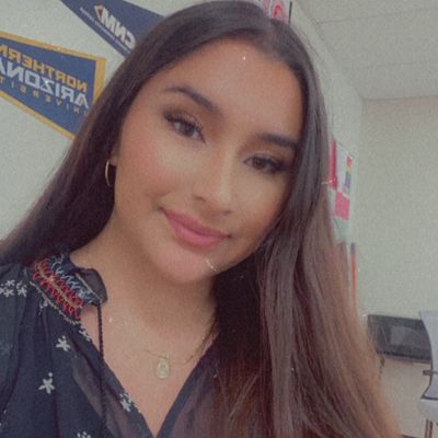 Blanca, 25