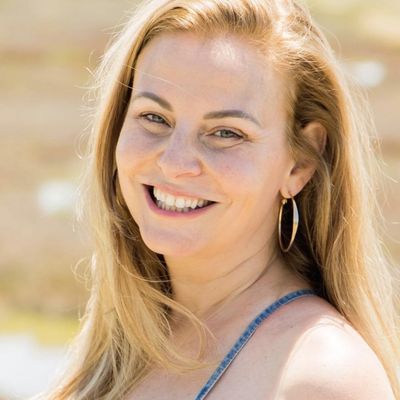 Hannah, 46