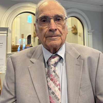 Tom, 80