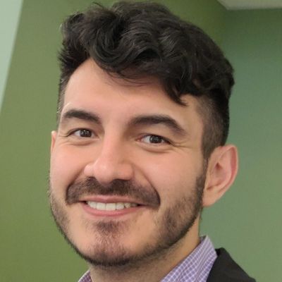 Alejandro, 35