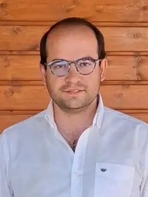 Manuel, 32