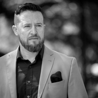 Zach, 35