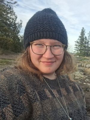 Faye, 25