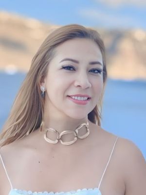 Veronica, 48