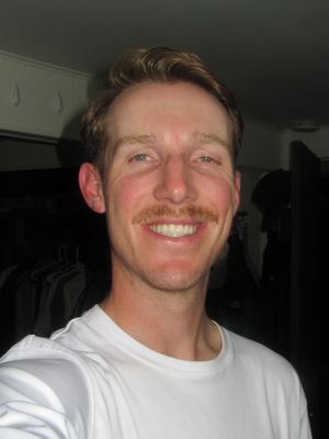 Alex, 28