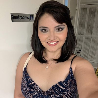 Daniela, 32