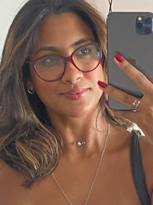 Maria Luiza, 25