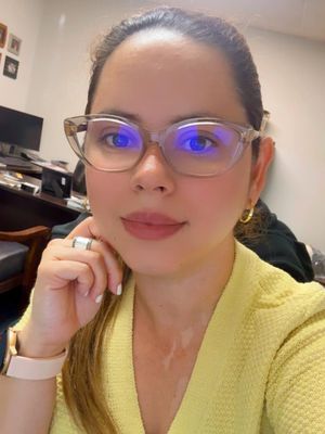 Claudia, 38