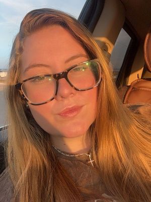 Bri, 23