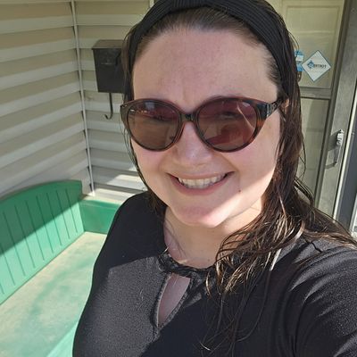 Daniella, 39