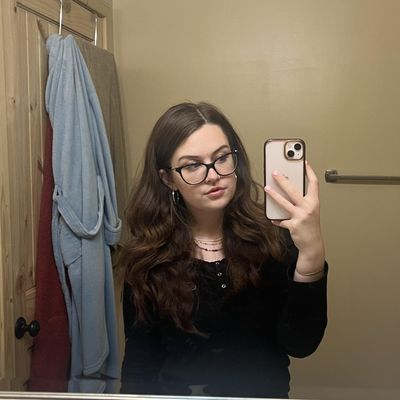 Annalise, 22