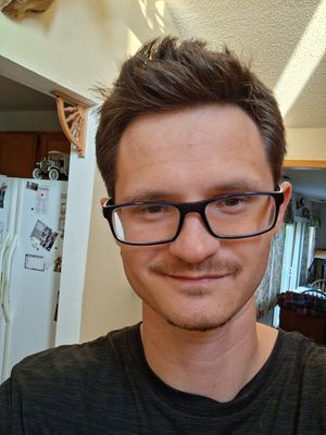Denis, 28