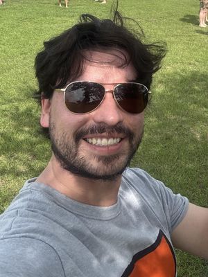 Nicolas, 31