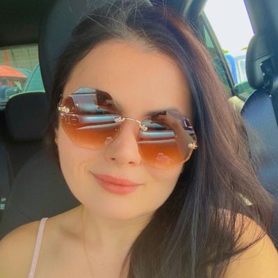 Erika, 33