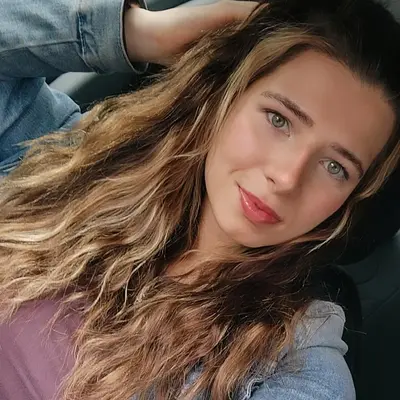 Christianne, 27