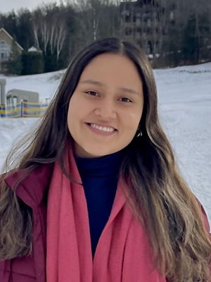 Adriana, 23